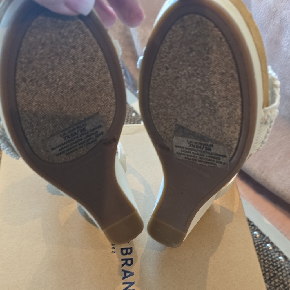 Lucky Brand Women's Tan and Cream Wedges - Picture 8 of 9